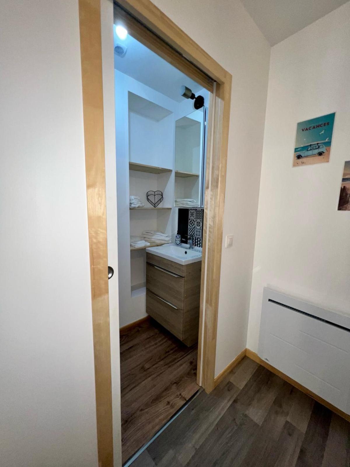 Le Palantin Apartment เลอปาเลส์ ภายนอก รูปภาพ