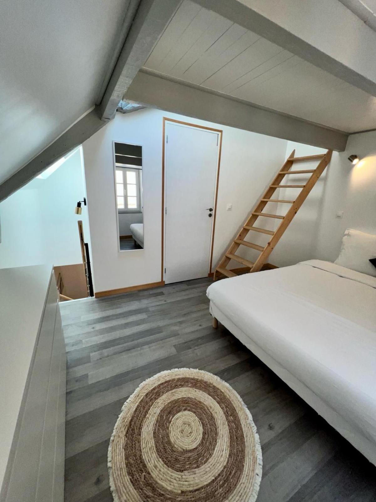 Le Palantin Apartment เลอปาเลส์ ภายนอก รูปภาพ