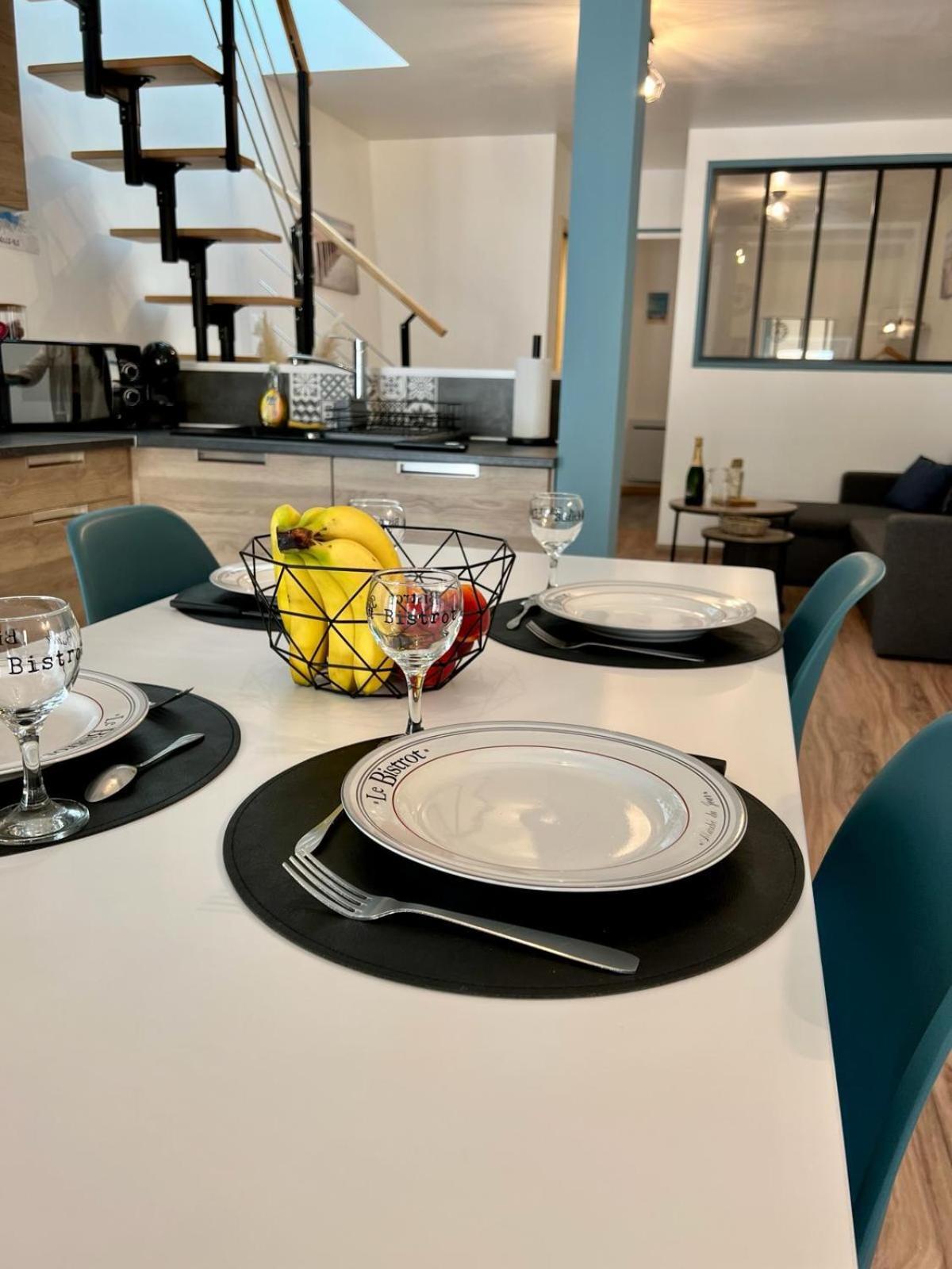 Le Palantin Apartment เลอปาเลส์ ภายนอก รูปภาพ