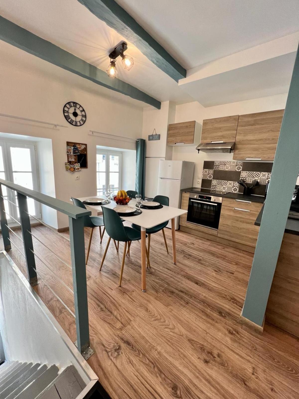 Le Palantin Apartment เลอปาเลส์ ภายนอก รูปภาพ